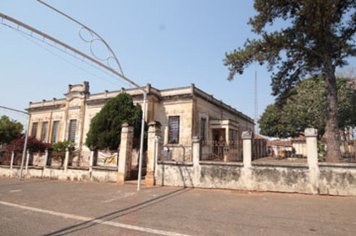 Restauração da Escola Paulo Thomaz da Silva.