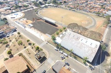 Nova academia do CIEEL e Praça da Família. 