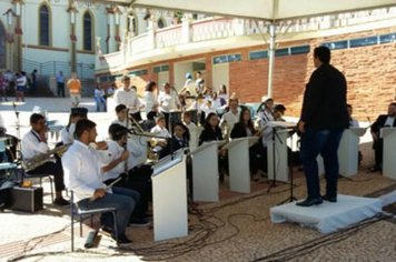 Banda municipal de Itatinga participa do aniversário de águas de santa bárbara.