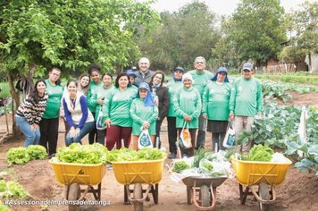 Entrega de Kit com uniforme para a Horta Comunitária Cheiro Verde!