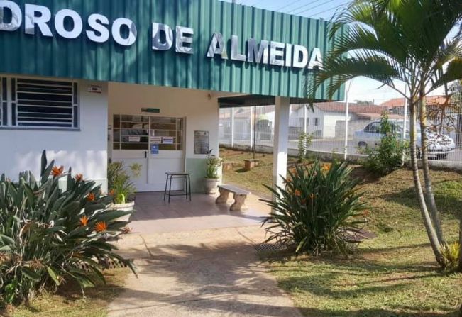 AÇÃO DE LIMPEZA E ROÇADA SEGUEM EM ESCOLAS