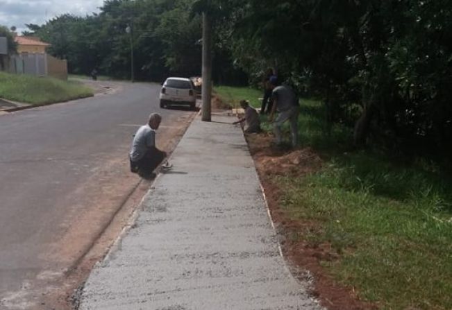 Calçamento do Jd. Parenti III e Vila Canaã