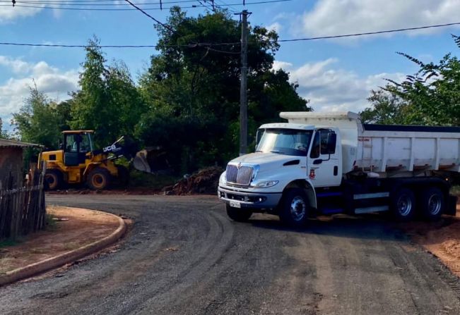 Serviços de manutenções das ruas do Distrito do Lobo com fresa asfáltica