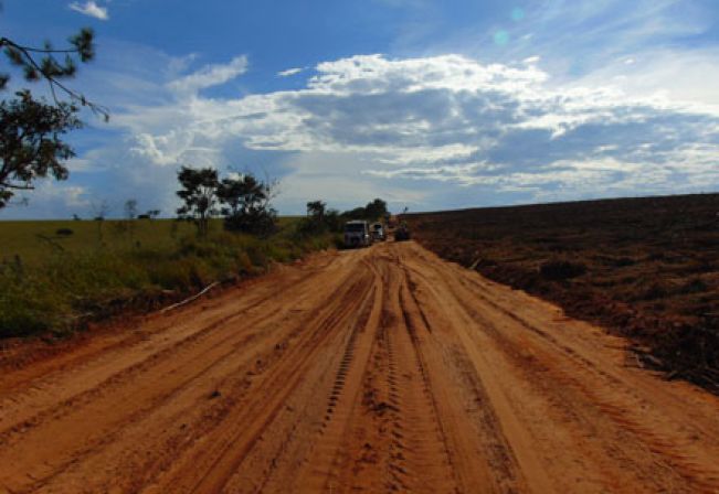 Revitalização das estradas do Recanto dos Cambarás